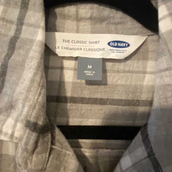 Size medium, multiple shades of grey button up. - Picture 3 of 3